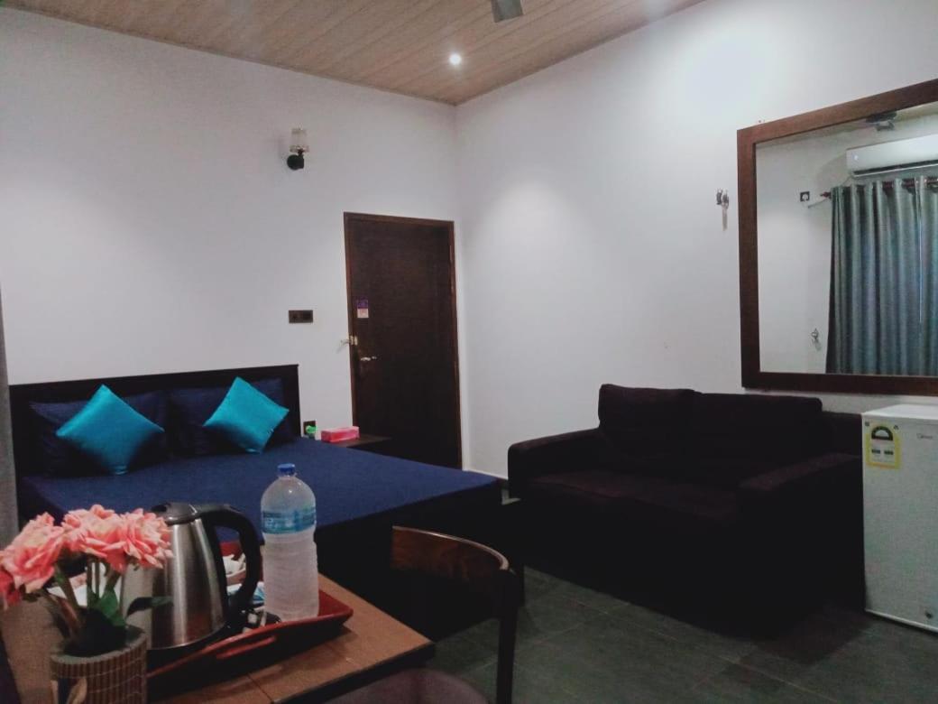 Taj Residence Puttalam Exterior photo