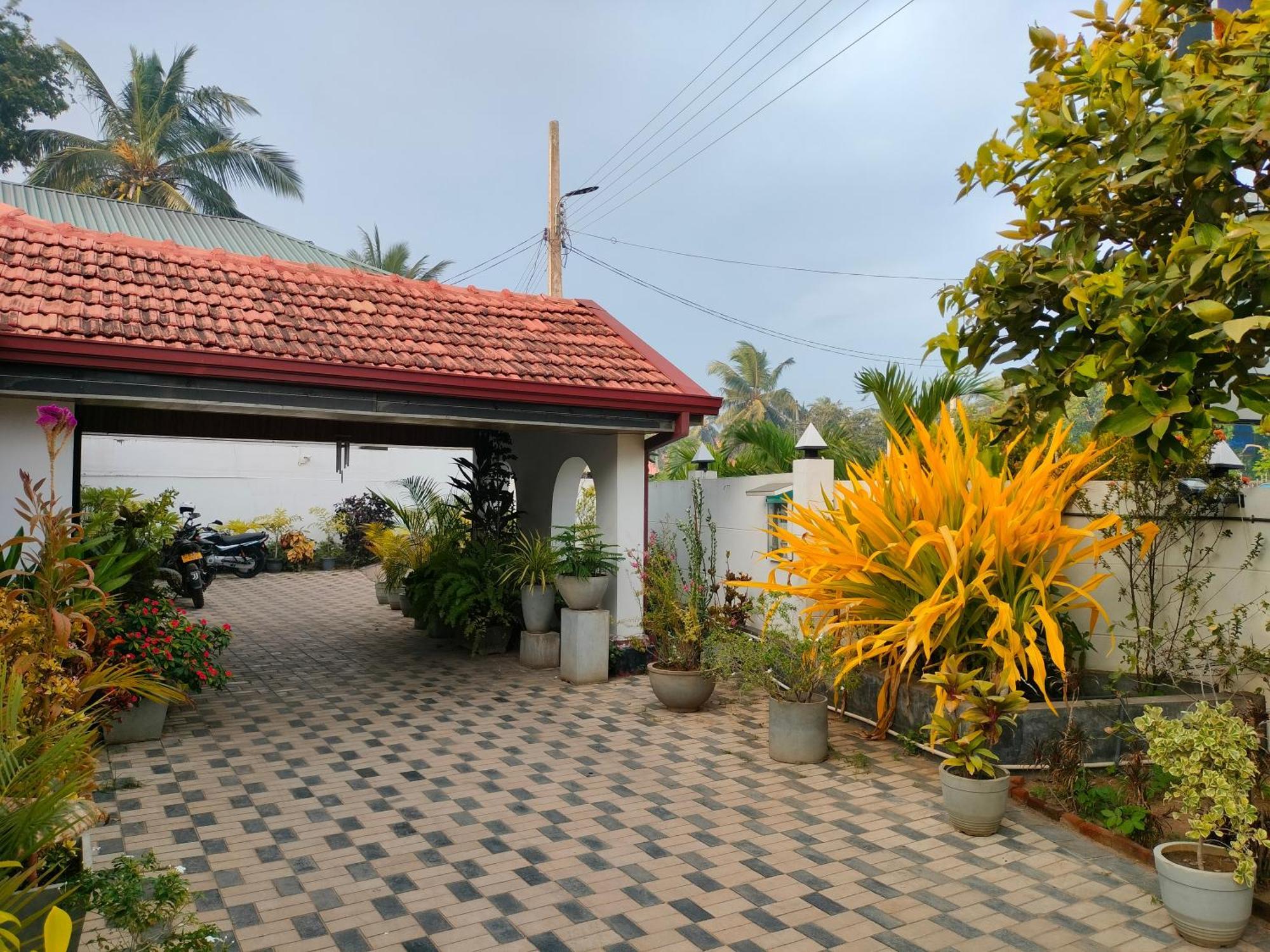 Taj Residence Puttalam Exterior photo