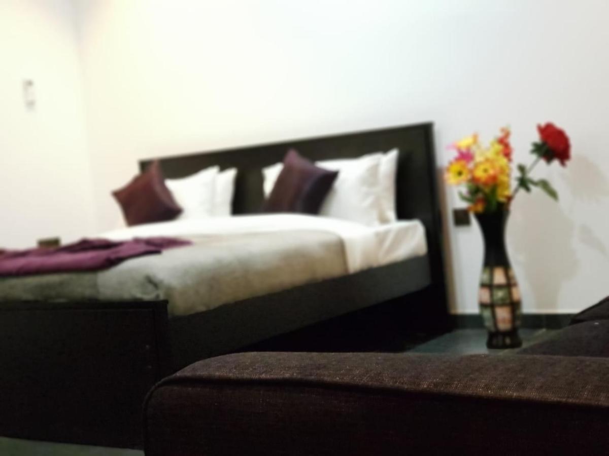 Taj Residence Puttalam Exterior photo